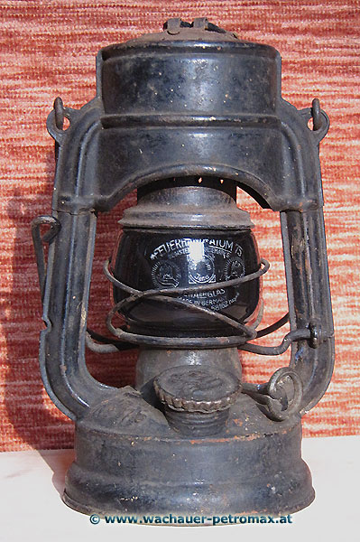 Feuerhand ATOM 75