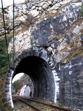 Tunnel - Teufelsmauer - Portal auf der Spitzer Seite