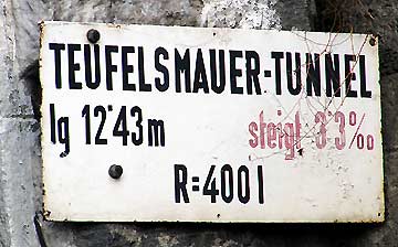 Tunnel - Teufelsmauer - Tafel am Portal aus Richtung Spitz kommend