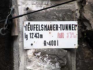 Tunnel - Teufelsmauer - Tafel am Portal