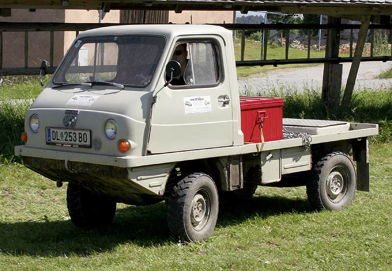 Haflinger LKW mit Poliesterkabine